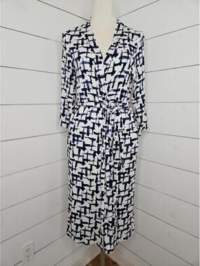 Milkmaid Goods small blue & white print nursing wrap robe. COMFY!